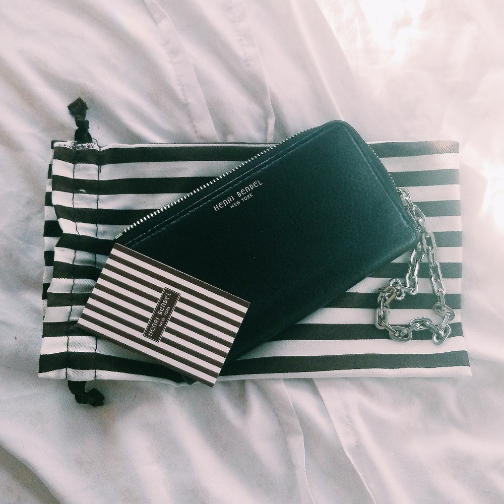 Henri Bendel wallet -NEVER BEEN USED-